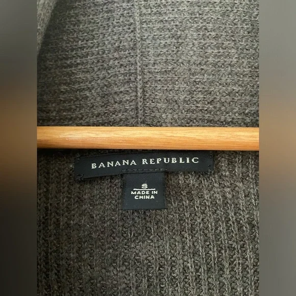 Long open gray cardigan by Banana Republic. - Picture 2 of 3